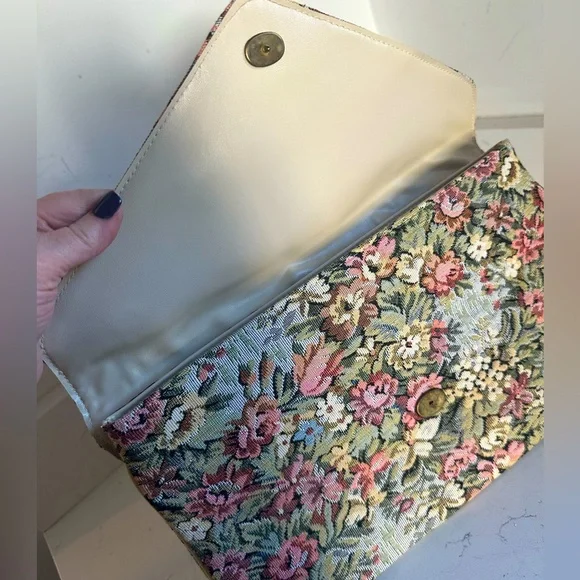 Vintage‎ Tapestry Floral Purse Large mint condition. - Picture 8 of 11